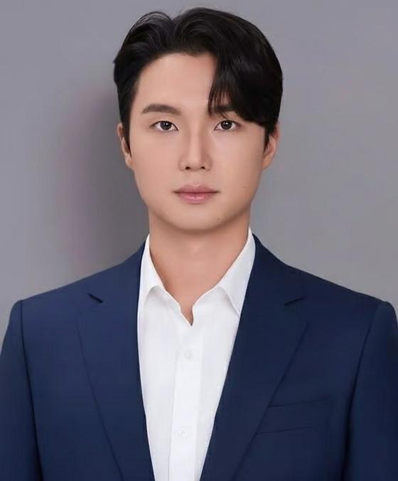 김건우